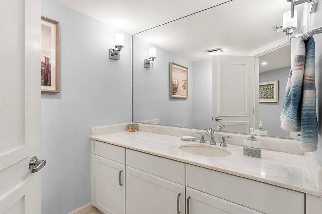 100 Lakeshore Drive 252, North Palm Beach, FL 33408
