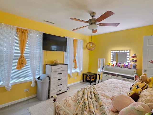 430 Gillings Drive, Gurnee, IL 60031