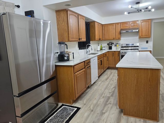 430 Gillings Drive, Gurnee, IL 60031