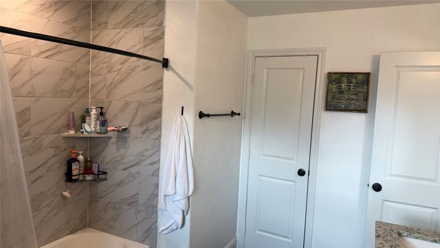 107 Virginia Drive, Palmer, TX 75152