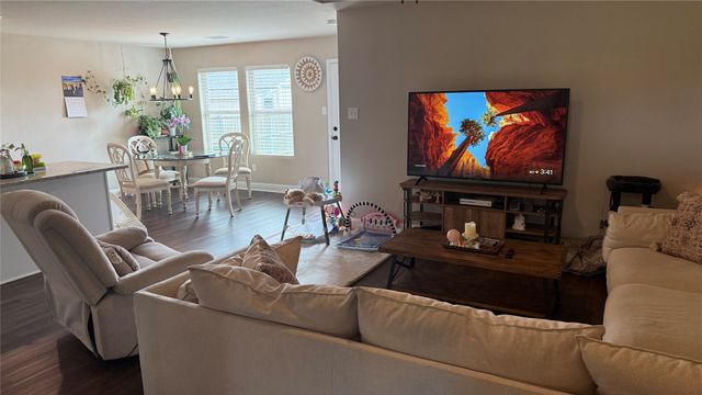 107 Virginia Drive, Palmer, TX 75152