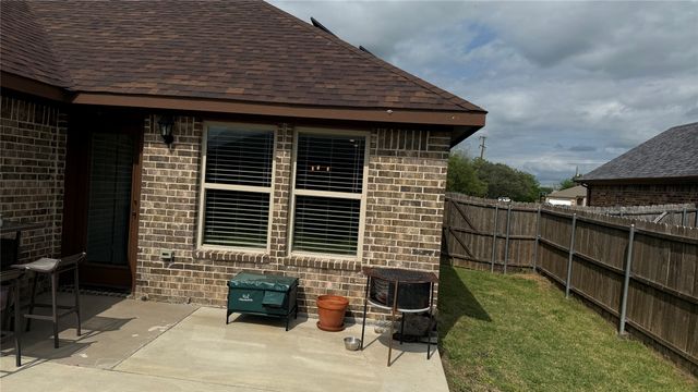 107 Virginia Drive, Palmer, TX 75152