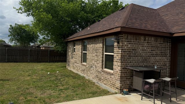 107 Virginia Drive, Palmer, TX 75152