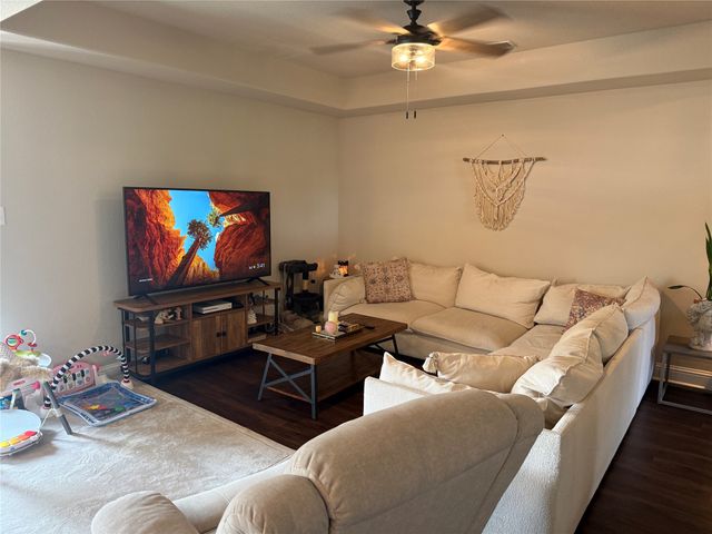 107 Virginia Drive, Palmer, TX 75152