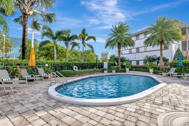 2190 NE 51 ST Court 106, Fort Lauderdale, FL 33308