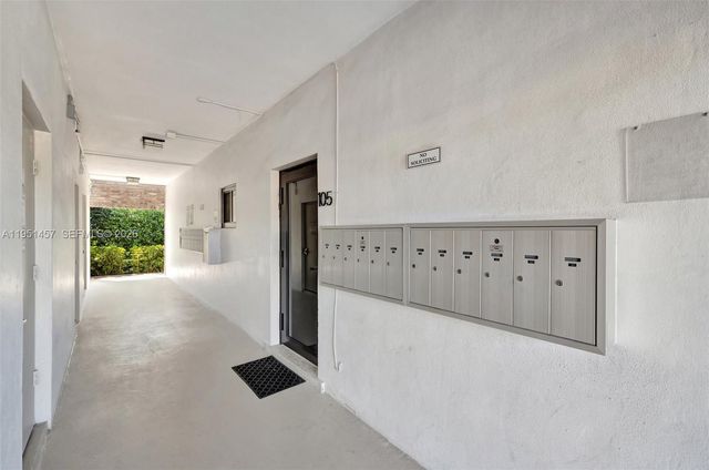 2190 NE 51 ST Court 106, Fort Lauderdale, FL 33308