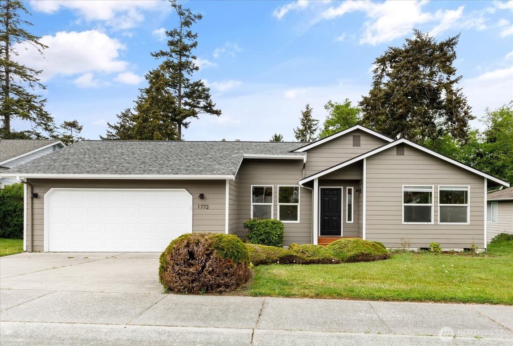 1772 SW 16th Avenue, Oak Harbor, WA 98277