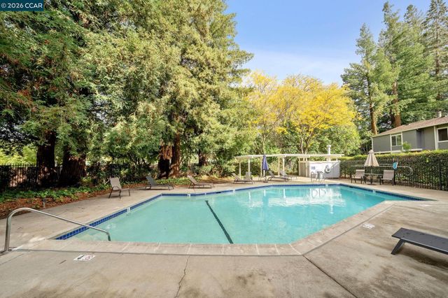 614 Sycamore Cir, Danville, CA 94526