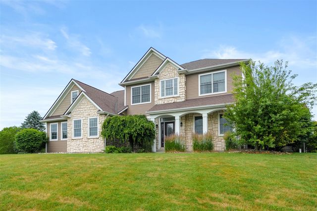 351 Hyder Circle Drive, Plainwell, MI 49080