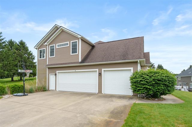 351 Hyder Circle Drive, Plainwell, MI 49080