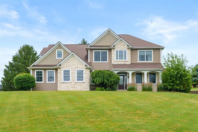 351 Hyder Circle Drive, Plainwell, MI 49080