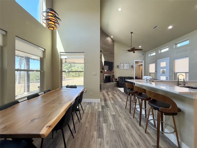 1050 El Camino, Waxahachie, TX 75167