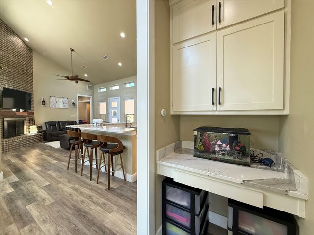 1050 El Camino, Waxahachie, TX 75167