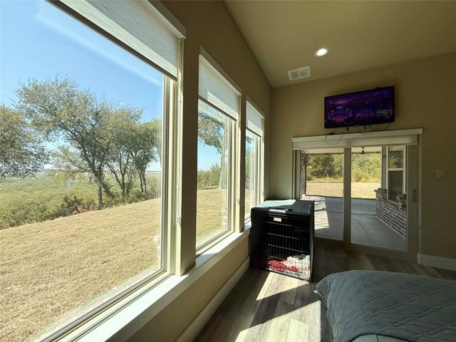 1050 El Camino, Waxahachie, TX 75167