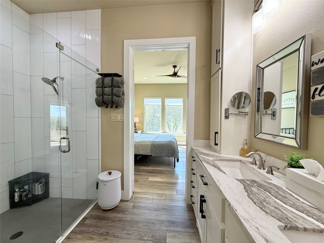 1050 El Camino, Waxahachie, TX 75167