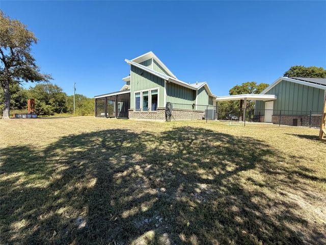 1050 El Camino, Waxahachie, TX 75167