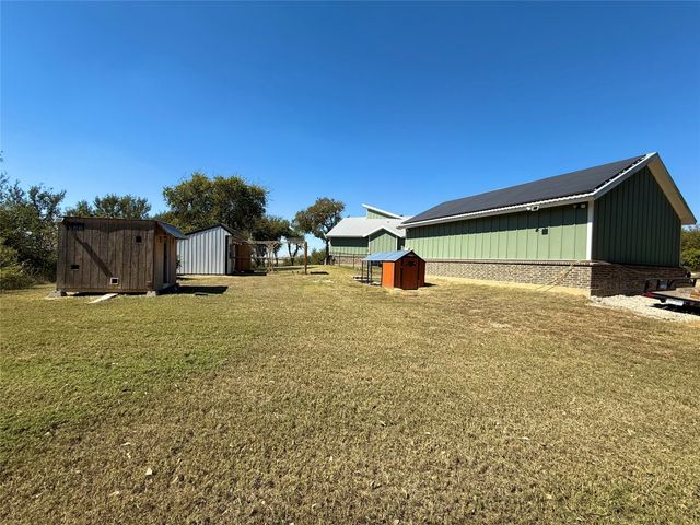 1050 El Camino, Waxahachie, TX 75167