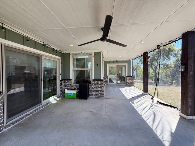 1050 El Camino, Waxahachie, TX 75167