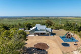 1050 El Camino, Waxahachie, TX 75167