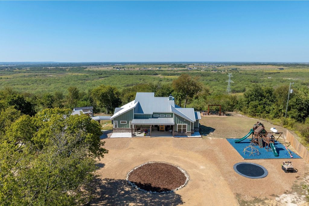 1050 El Camino, Waxahachie, TX 75167