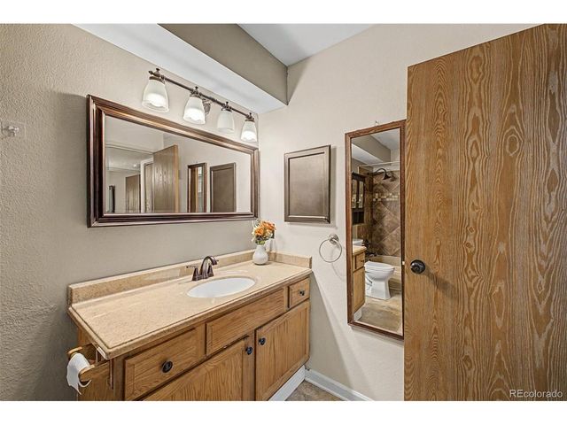 341 Wright St 9-101, Lakewood, CO 80228