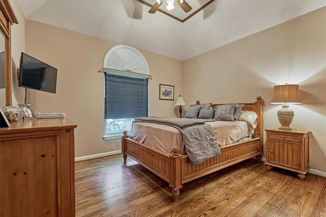 423 Pine Edge Drive, Spring, TX 77380