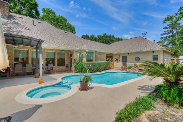 423 Pine Edge Drive, Spring, TX 77380