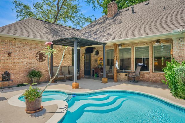 423 Pine Edge Drive, Spring, TX 77380