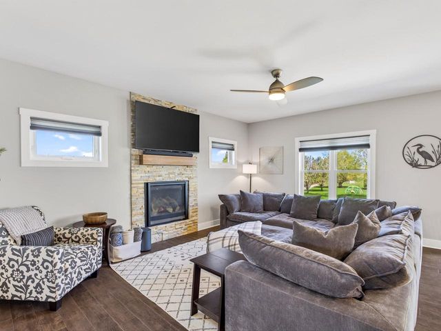 2402 Blue Heron Boulevard, Sun Prairie, WI 53590
