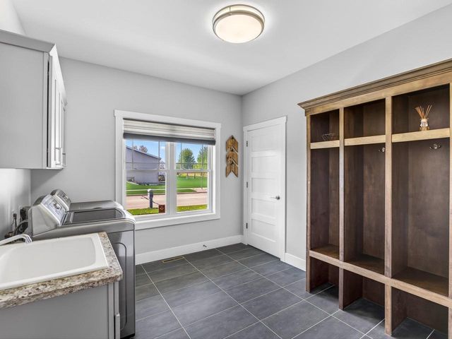 2402 Blue Heron Boulevard, Sun Prairie, WI 53590