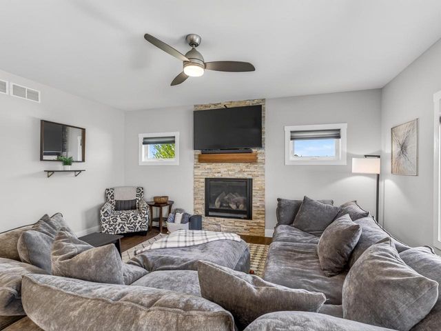 2402 Blue Heron Boulevard, Sun Prairie, WI 53590