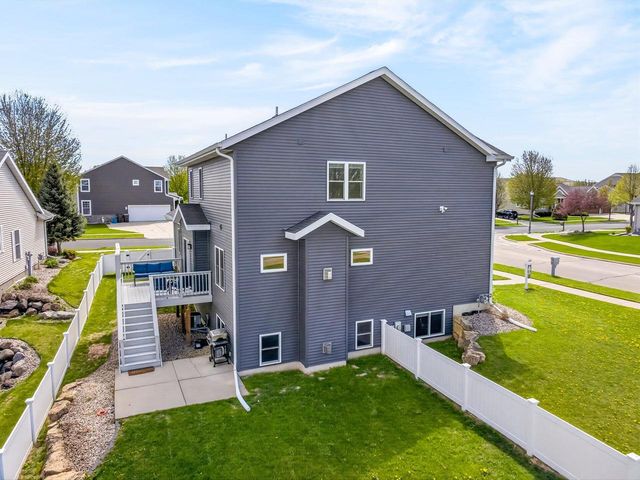 2402 Blue Heron Boulevard, Sun Prairie, WI 53590