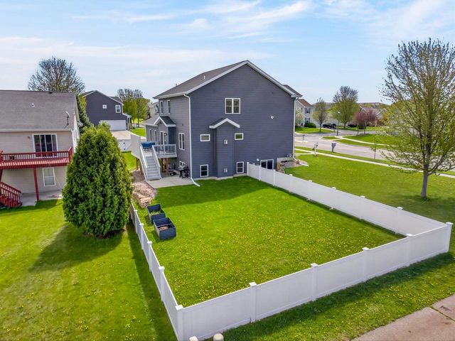 2402 Blue Heron Boulevard, Sun Prairie, WI 53590
