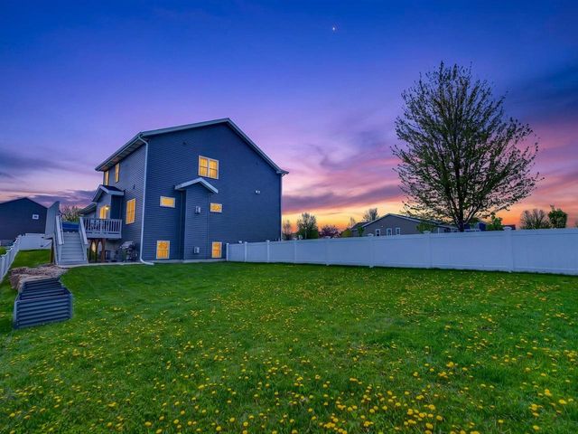 2402 Blue Heron Boulevard, Sun Prairie, WI 53590