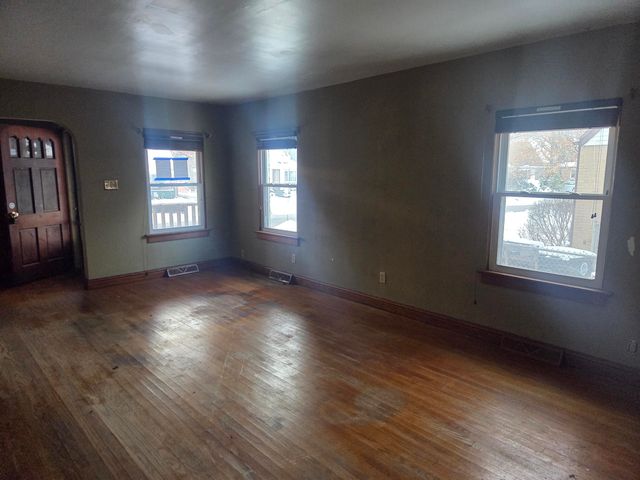 7 Beverly Boulevard, Hobart, IN 46342