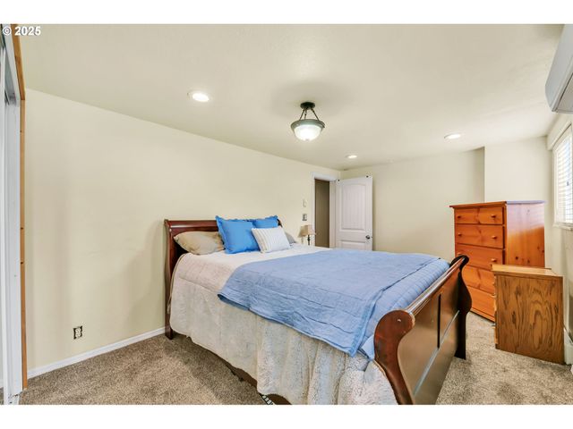 193 SANTA CLARA Ave, Eugene, OR 97404