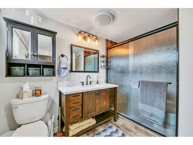 193 SANTA CLARA Ave, Eugene, OR 97404