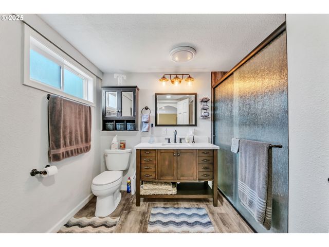 193 SANTA CLARA Ave, Eugene, OR 97404