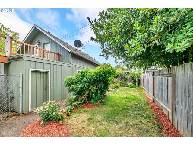 193 SANTA CLARA Ave, Eugene, OR 97404