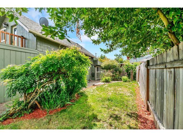 193 SANTA CLARA Ave, Eugene, OR 97404