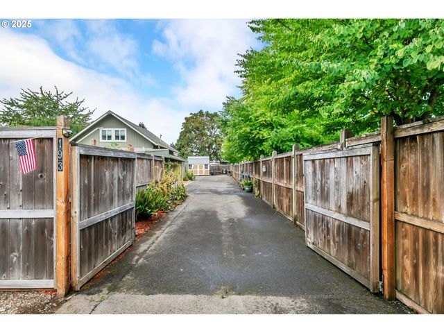 193 SANTA CLARA Ave, Eugene, OR 97404