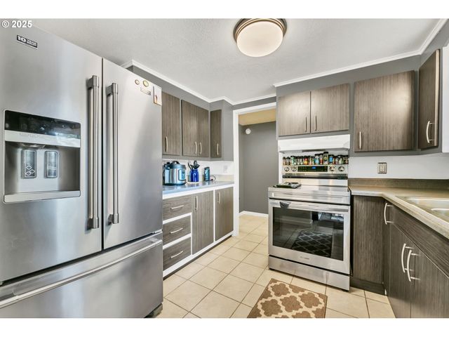 193 SANTA CLARA Ave, Eugene, OR 97404