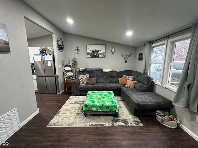 814 Pell Drive, Brazil, IN 47834