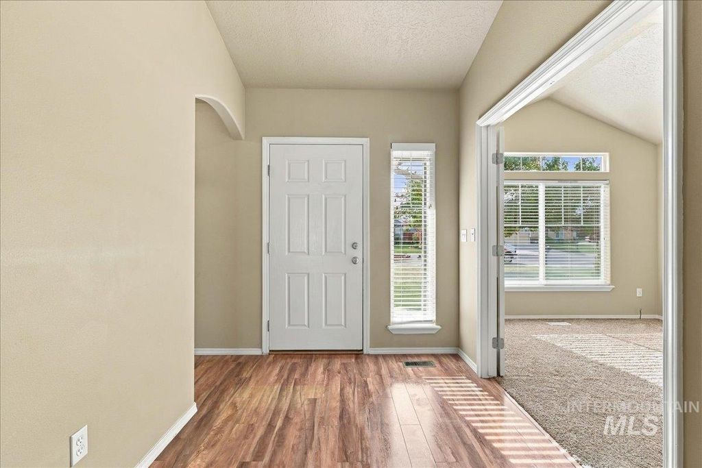 8194 E Colter Bay Dr, Nampa, ID 83687 photo 4