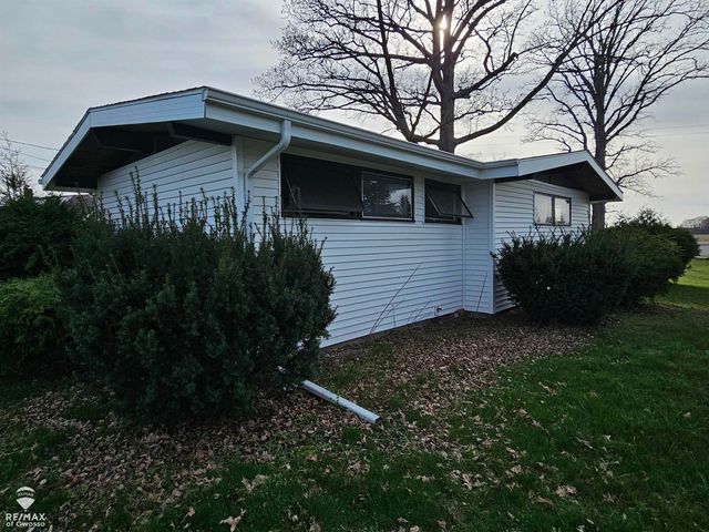 5130 N M-52 Highway, Owosso Twp, MI 48867