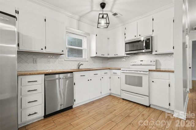 6739 Old Meadow Road, Charlotte, NC 28227