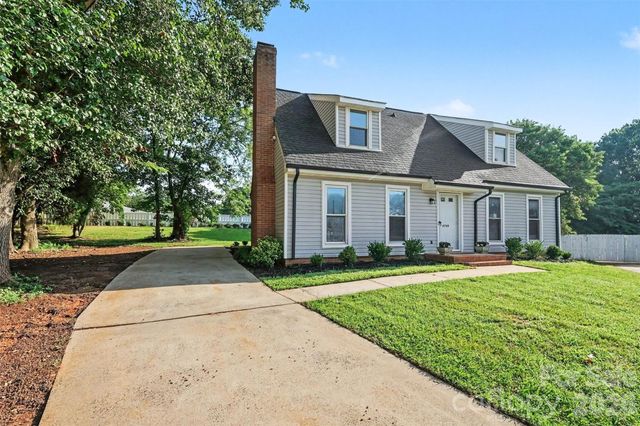 6739 Old Meadow Road, Charlotte, NC 28227