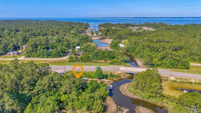 5804 Shady Bayou Ln, Milton, FL 32583