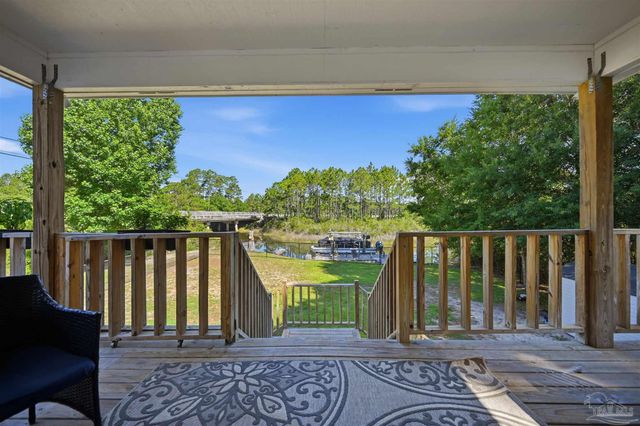 5804 Shady Bayou Ln, Milton, FL 32583