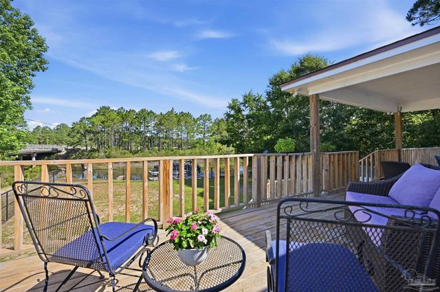 5804 Shady Bayou Ln, Milton, FL 32583